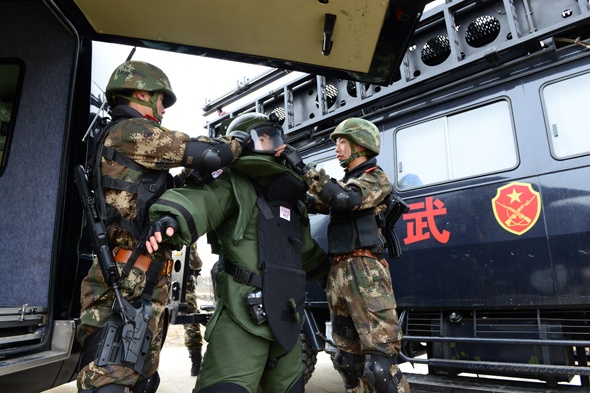 英國進(jìn)口MK5排爆服、SE153搜爆服各到貨20套！歡迎下單！