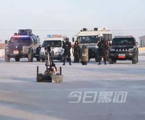 黑河反恐防爆實戰(zhàn)！看凌天排爆機器人如何在零下25°迅速出擊。