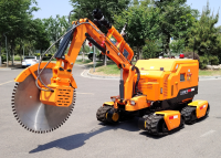 RXR-JM200GD消防破拆救援機(jī)器人 （4履帶、破拆機(jī)械臂、80國產(chǎn)消防水炮）